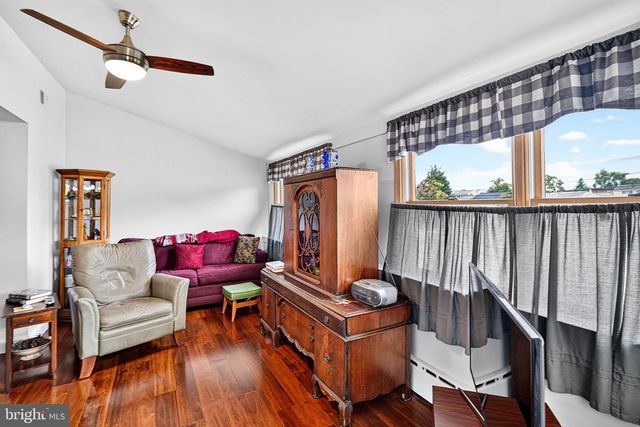 136 CHAPMAN AVE, Hamilton, NJ 08610