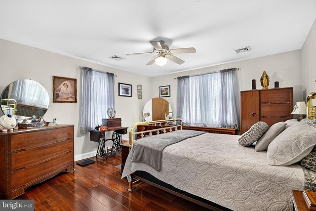 136 CHAPMAN AVE, Hamilton, NJ 08610