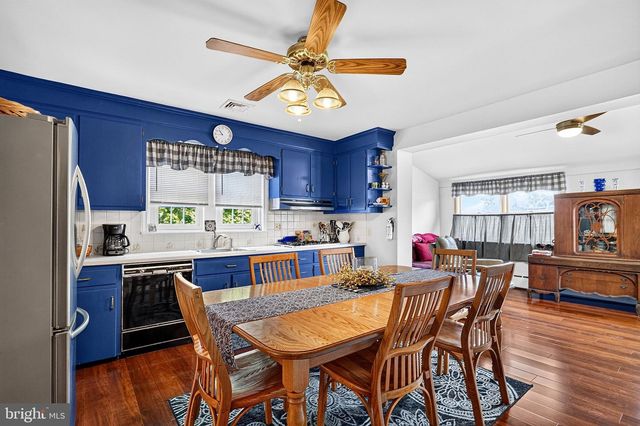 136 CHAPMAN AVE, Hamilton, NJ 08610