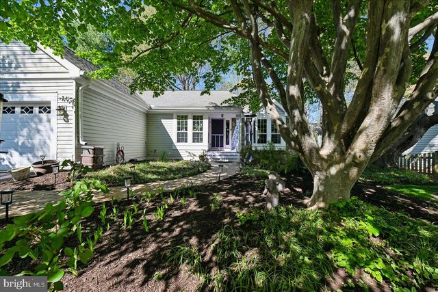 10924 ADARE DR, Fairfax, VA 22032