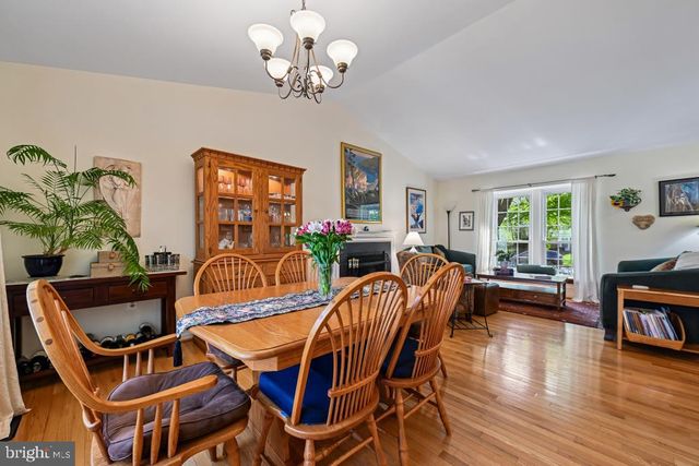 10924 ADARE DR, Fairfax, VA 22032