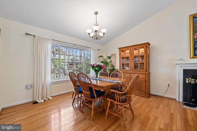 10924 ADARE DR, Fairfax, VA 22032