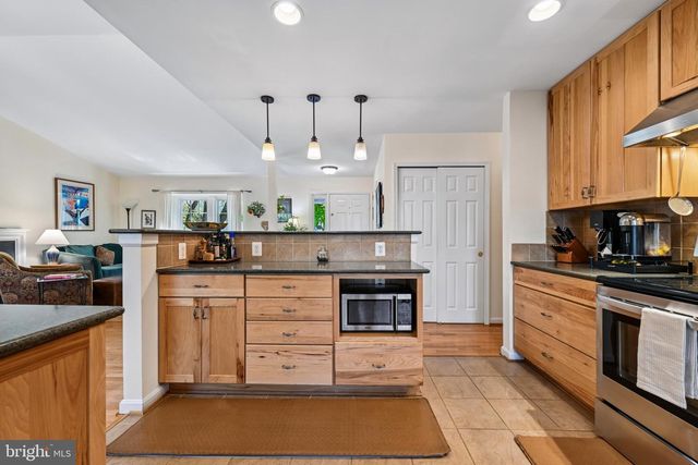 10924 ADARE DR, Fairfax, VA 22032