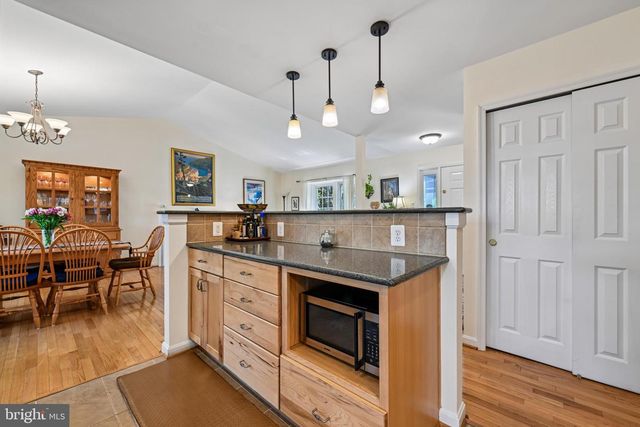 10924 ADARE DR, Fairfax, VA 22032