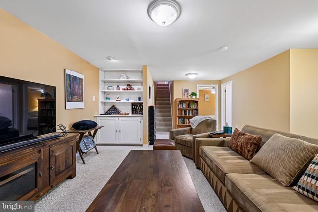 10924 ADARE DR, Fairfax, VA 22032