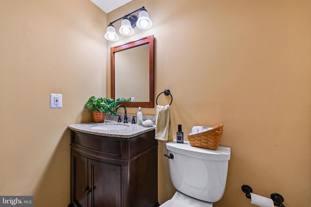 10924 ADARE DR, Fairfax, VA 22032