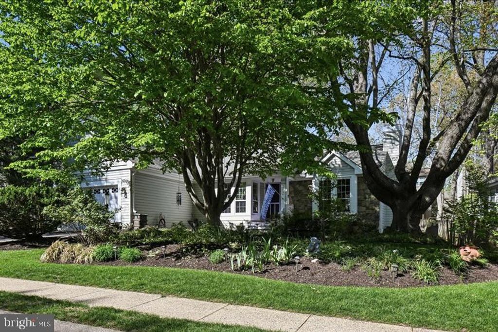 10924 ADARE DR, Fairfax, VA 22032