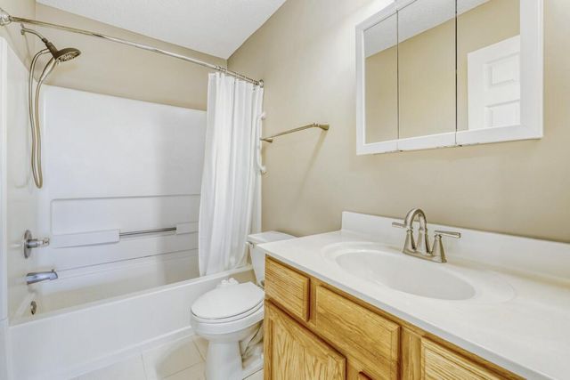 3929 Everest Lane N, Plymouth, MN 55446