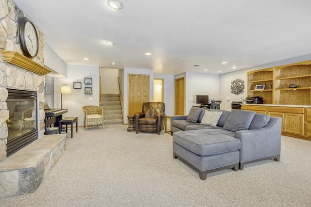 3929 Everest Lane N, Plymouth, MN 55446