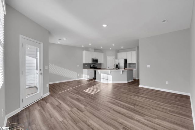 305 E Compass Way, Easley, SC 29640