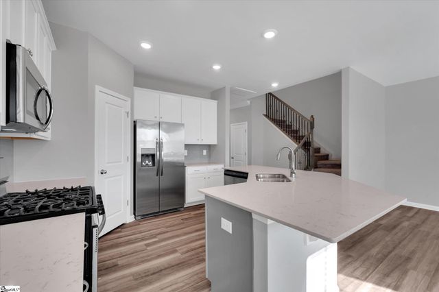 305 E Compass Way, Easley, SC 29640