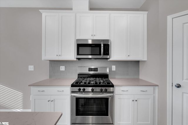 305 E Compass Way, Easley, SC 29640