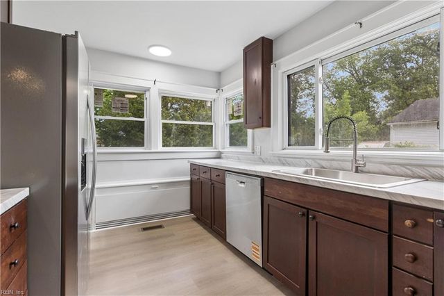 19 Magnolia PL, Hampton, VA 23669
