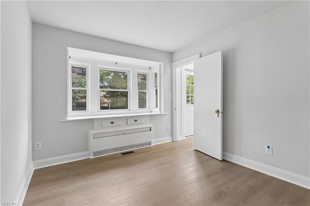 19 Magnolia PL, Hampton, VA 23669