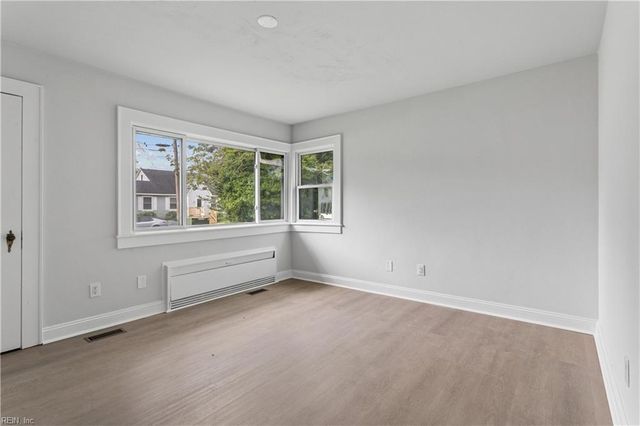 19 Magnolia PL, Hampton, VA 23669
