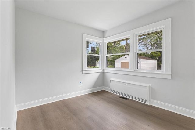 19 Magnolia PL, Hampton, VA 23669