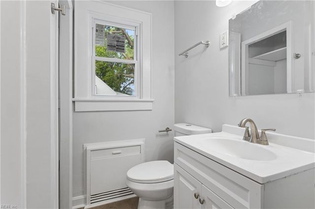 19 Magnolia PL, Hampton, VA 23669