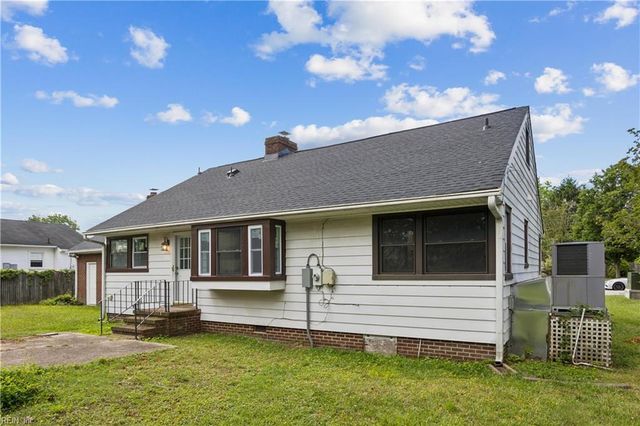 19 Magnolia PL, Hampton, VA 23669