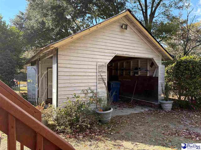 532 W College, Hartsville, SC 29550