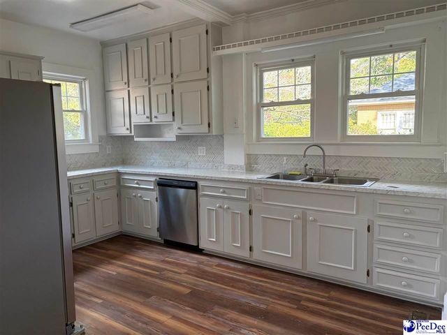 532 W College, Hartsville, SC 29550