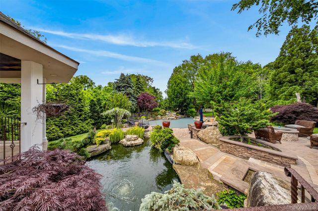 5 Glen Hill Court, Dix Hills, NY 11746