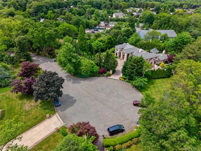 5 Glen Hill Court, Dix Hills, NY 11746