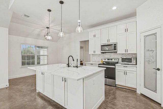 7729 Ella Young Drive, Fort Worth, TX 76135