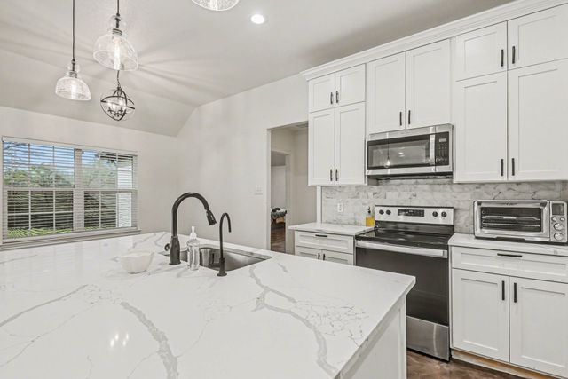 7729 Ella Young Drive, Fort Worth, TX 76135