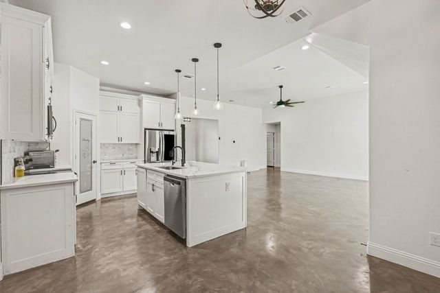 7729 Ella Young Drive, Fort Worth, TX 76135