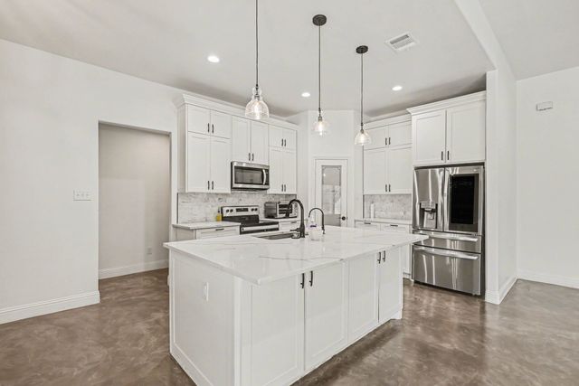 7729 Ella Young Drive, Fort Worth, TX 76135