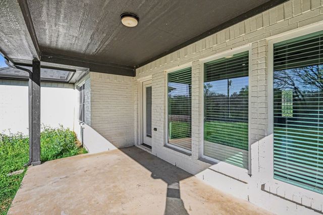 7729 Ella Young Drive, Fort Worth, TX 76135