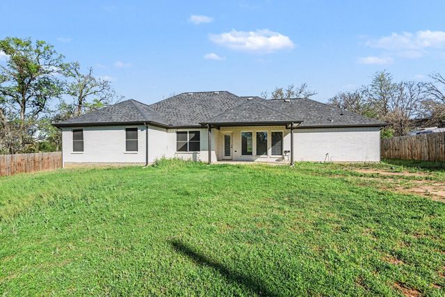 7729 Ella Young Drive, Fort Worth, TX 76135