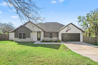 7729 Ella Young Drive, Fort Worth, TX 76135