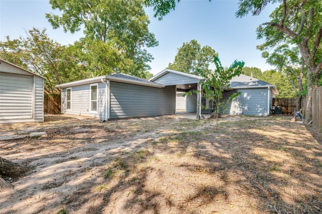 527 Ravenwood Drive, Dallas, TX 75217
