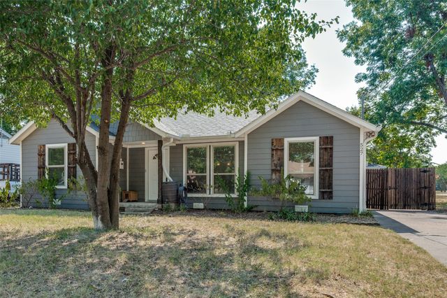 527 Ravenwood Drive, Dallas, TX 75217