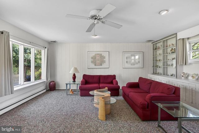 1702 PEMBERTON RD, Blue Bell, PA 19422