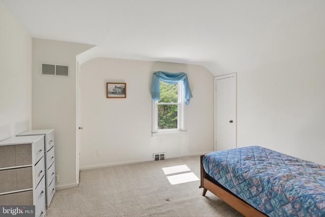 1702 PEMBERTON RD, Blue Bell, PA 19422