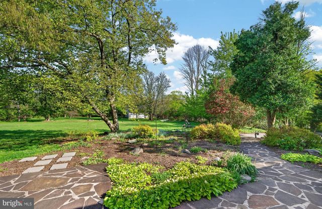 1702 PEMBERTON RD, Blue Bell, PA 19422