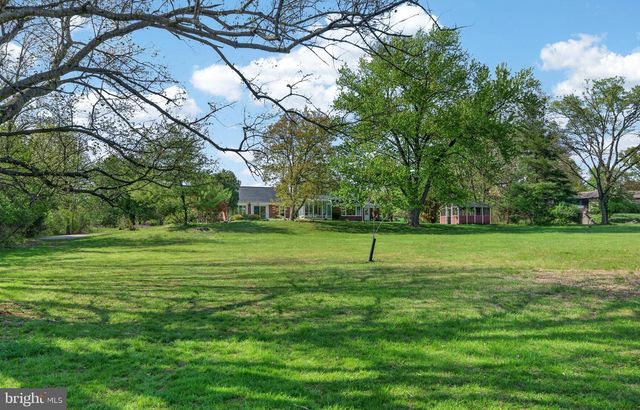 1702 PEMBERTON RD, Blue Bell, PA 19422