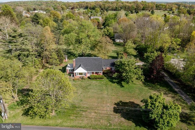 1702 PEMBERTON RD, Blue Bell, PA 19422