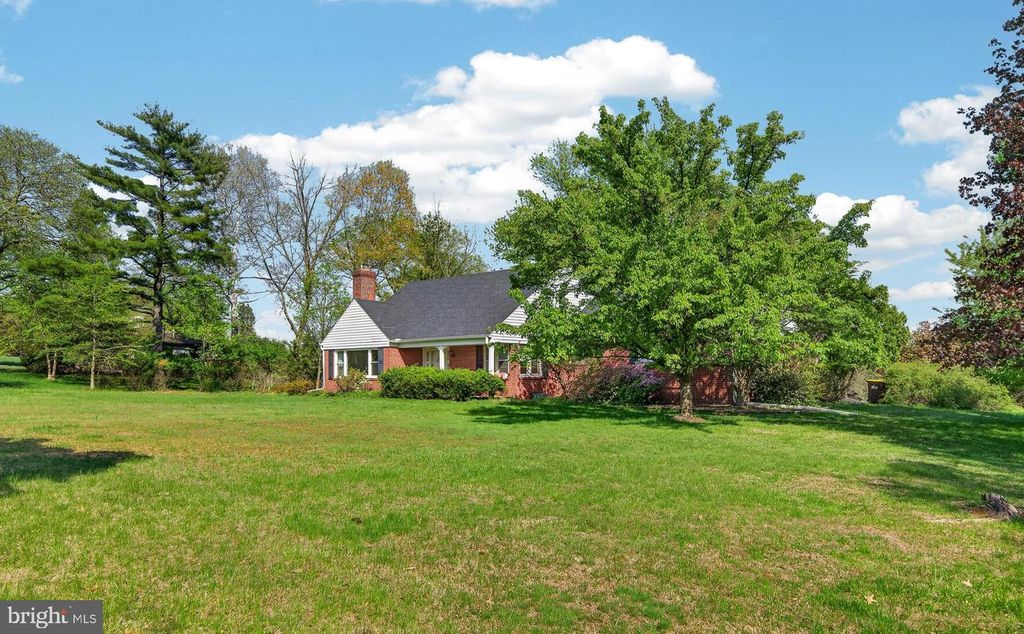 1702 PEMBERTON RD, Blue Bell, PA 19422