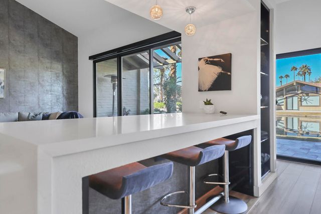 194 Green Mountain Drive, Palm Desert, CA 92211