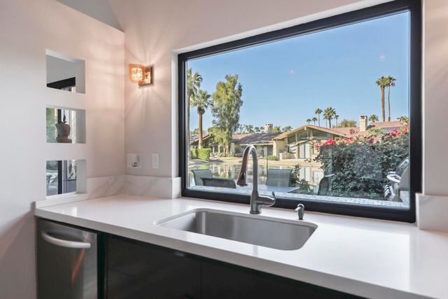 194 Green Mountain Drive, Palm Desert, CA 92211