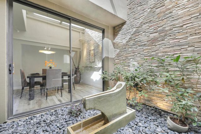 194 Green Mountain Drive, Palm Desert, CA 92211