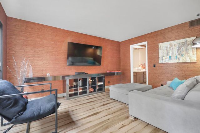 194 Green Mountain Drive, Palm Desert, CA 92211