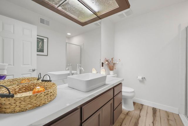 194 Green Mountain Drive, Palm Desert, CA 92211