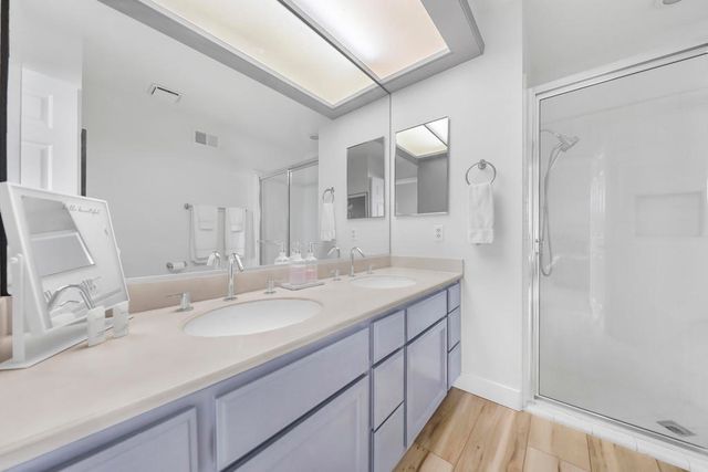 194 Green Mountain Drive, Palm Desert, CA 92211