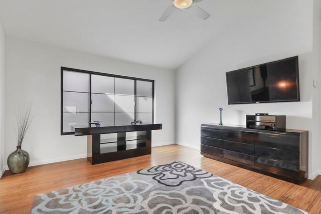 194 Green Mountain Drive, Palm Desert, CA 92211