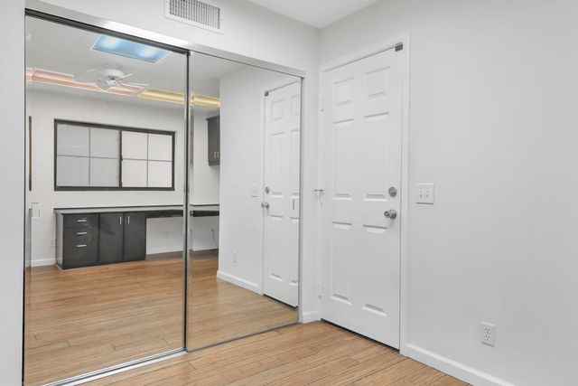 194 Green Mountain Drive, Palm Desert, CA 92211