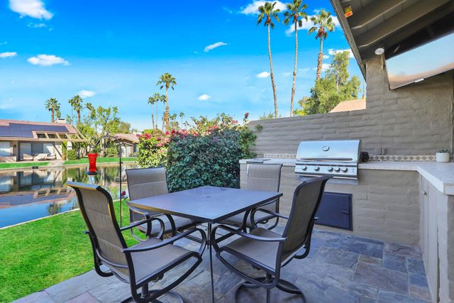 194 Green Mountain Drive, Palm Desert, CA 92211